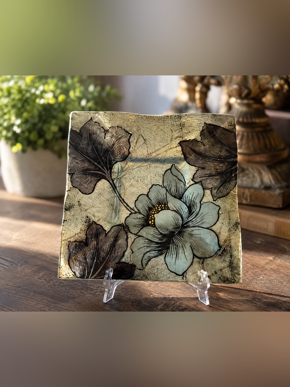 Lauren Home Trends Glass Floral Decorative Plate 10in Across Metallica Blue